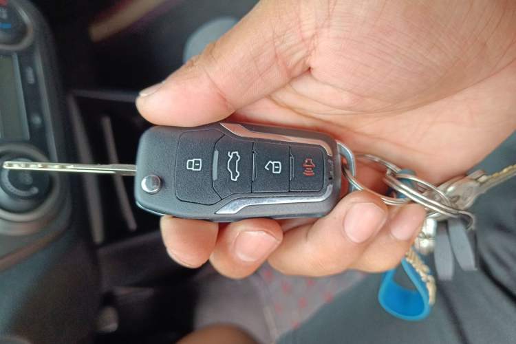Used Nissan Sylphy 2016 Classic 1.6XE Manual Leading Edition Vehicle Key