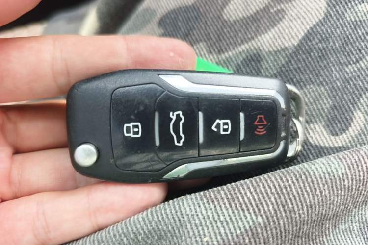 Used Nissan Sylphy 2016 Classic 1.6XE Manual Comfort Edition Vehicle Key