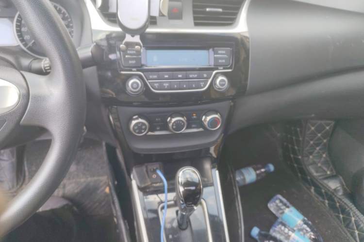 Used Nissan Sylphy 2018 1.6XV CVT Deluxe Edition Audio And AC Panel