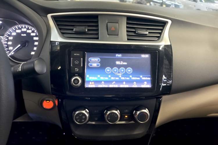 Used Nissan Sylphy 2018 1.6XV CVT Deluxe Edition Audio And AC Panel