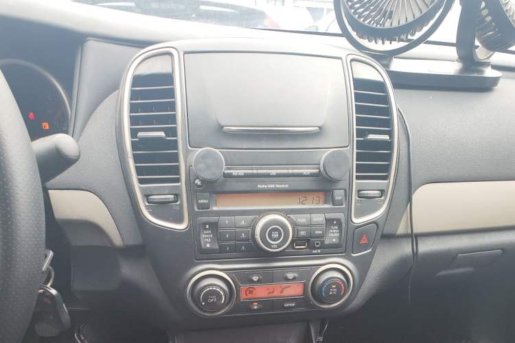 Used Nissan Sylphy 2018 Classic 1.6XE+ Manual Leading Edition Audio And AC Panel