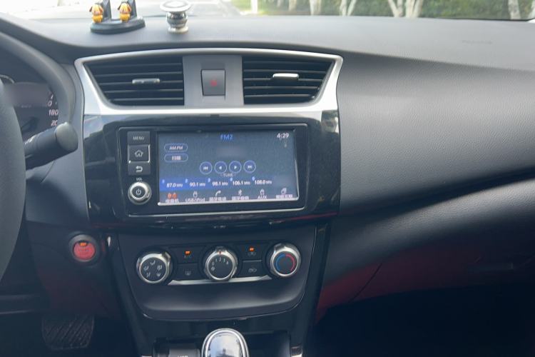 Used Nissan Sylphy 2018 1.6XV CVT Deluxe Edition Audio And AC Panel