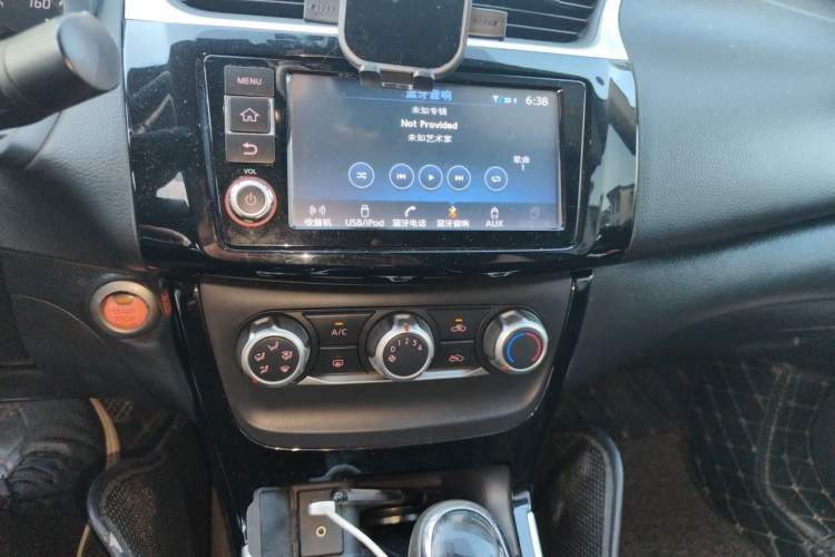 Used Nissan Sylphy 2018 1.6XV CVT Deluxe Edition Audio And AC Panel