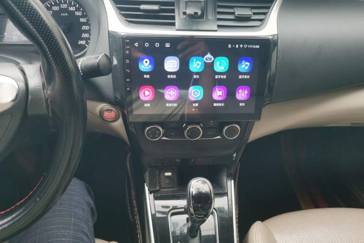 Used Nissan Sylphy 2018 1.6XV CVT Deluxe Edition Audio And AC Panel