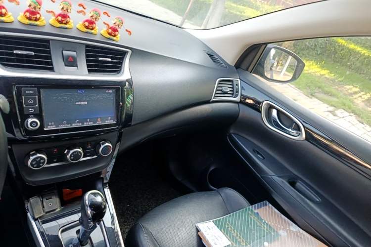 Used Nissan Sylphy 2018 1.6XV CVT Deluxe Edition Audio And AC Panel