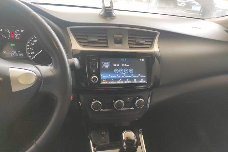 Used Nissan Sylphy 2018 1.6XV CVT Deluxe Edition Audio And AC Panel