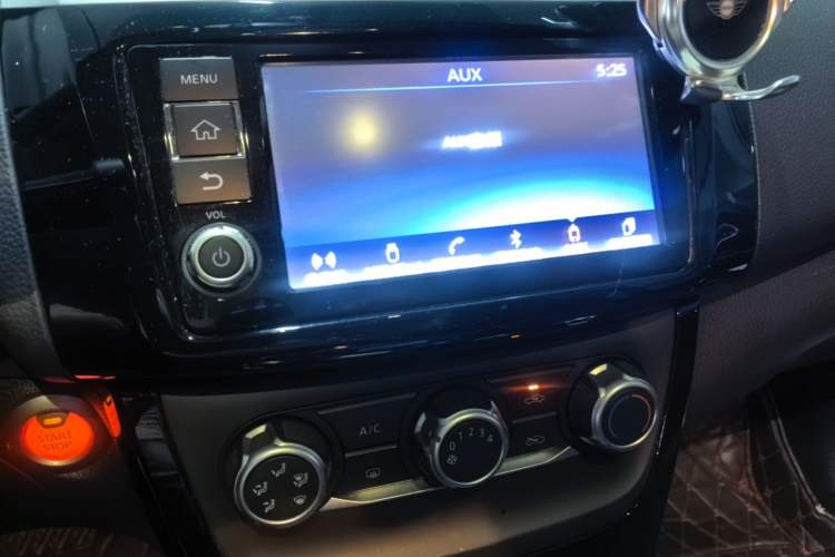 Used Nissan Sylphy 2018 1.6XV CVT Deluxe Edition Audio And AC Panel