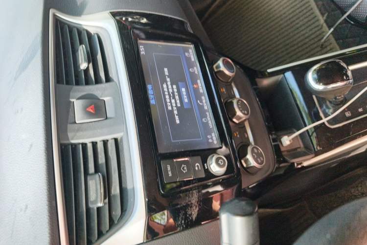 Used Nissan Sylphy 2018 1.6XV CVT Deluxe Edition Audio And AC Panel