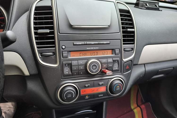 Used Nissan Sylphy 2018 Classic 1.6XE+ CVT Leading Edition Audio And AC Panel