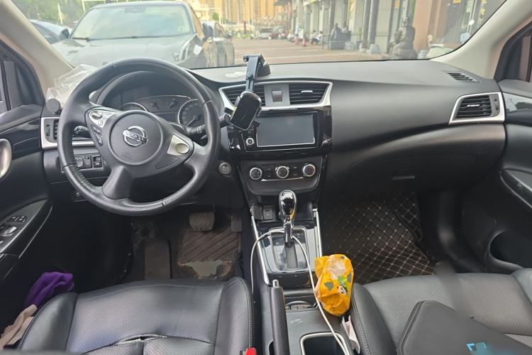 Used Nissan Sylphy 2018 1.6XV CVT Deluxe Edition Center Console