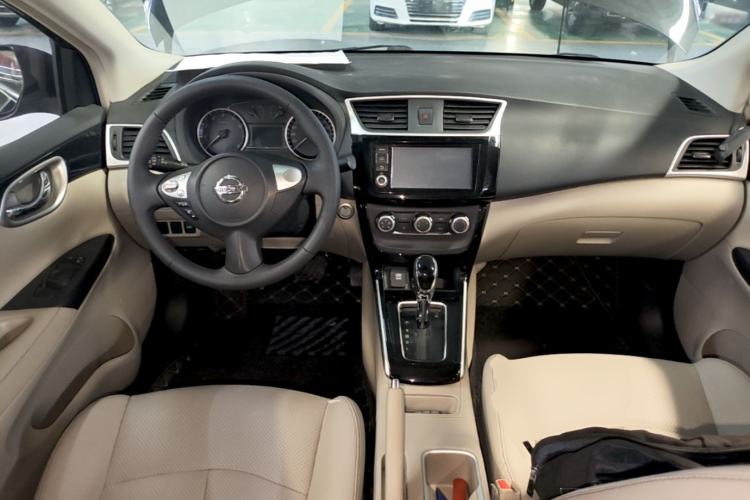 Used Nissan Sylphy 2018 1.6XV CVT Deluxe Edition Center Console