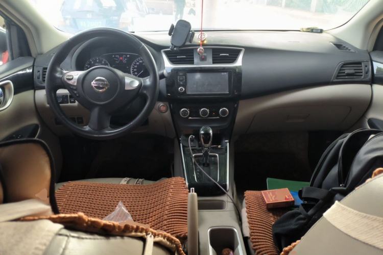 Used Nissan Sylphy 2018 1.6XV CVT Deluxe Edition Center Console