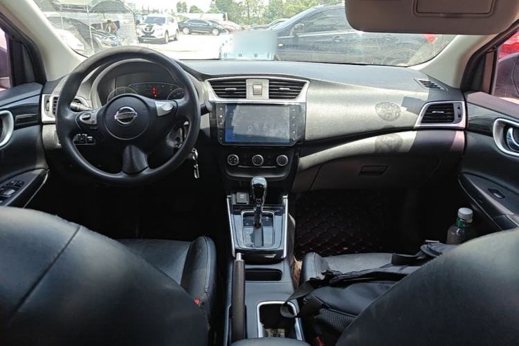 Used Nissan Sylphy 2018 1.6XV CVT Deluxe Edition Center Console