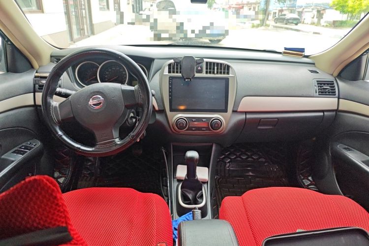Used Nissan Sylphy 2018 Classic 1.6XE+ Manual Luxury Edition Center Console