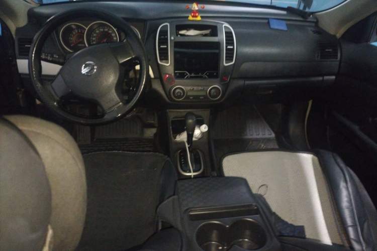 Used Nissan Sylphy 2018 Classic 1.6XE+ CVT Leading Edition Center Console