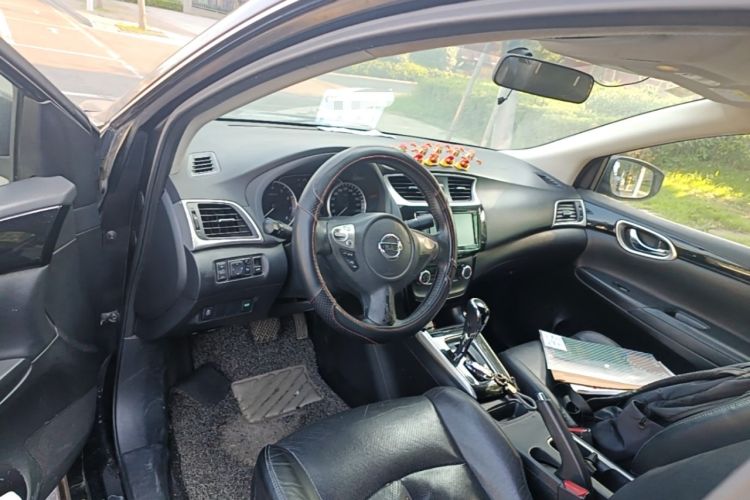 Used Nissan Sylphy 2018 1.6XV CVT Deluxe Edition Center Console