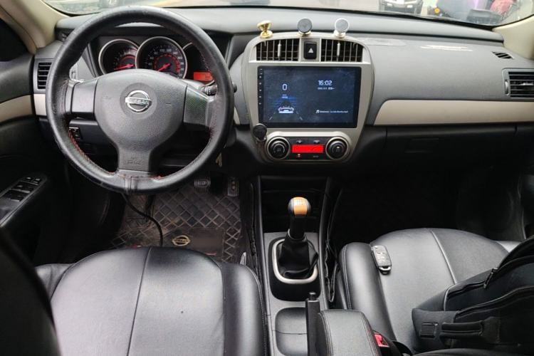 Used Nissan Sylphy 2018 Classic 1.6XE+ Manual Leading Edition Center Console