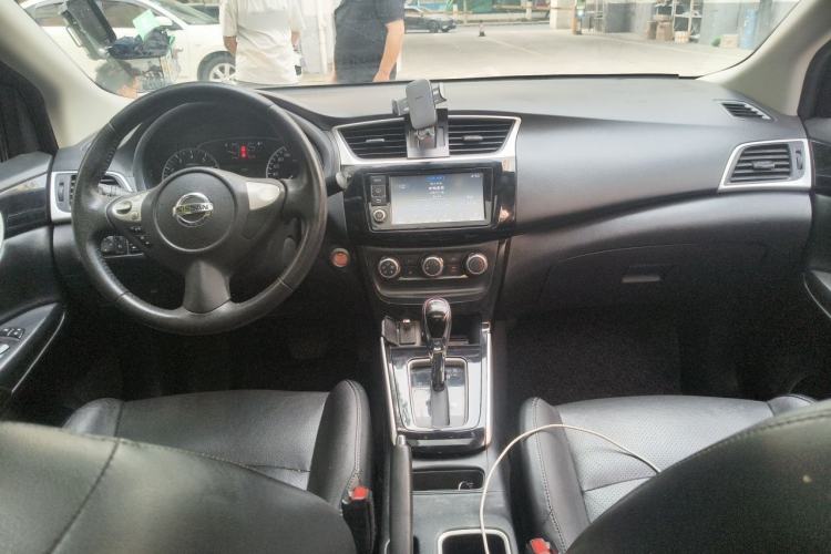 Used Nissan Sylphy 2018 1.6XV CVT Deluxe Edition Center Console