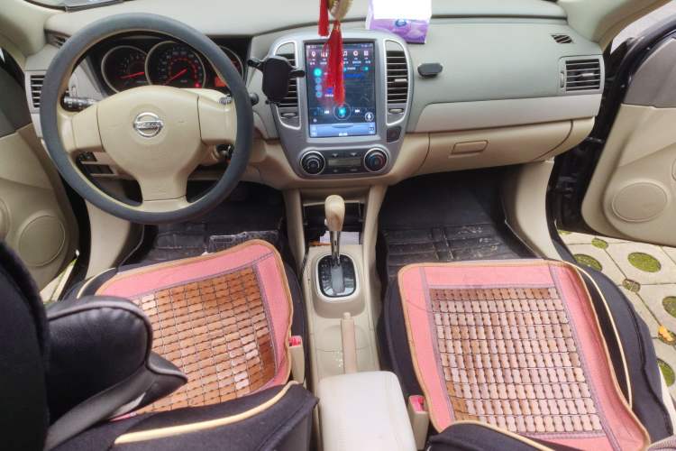 Used Nissan Sylphy 2018 Classic 1.6XE+ CVT Leading Edition Center Console