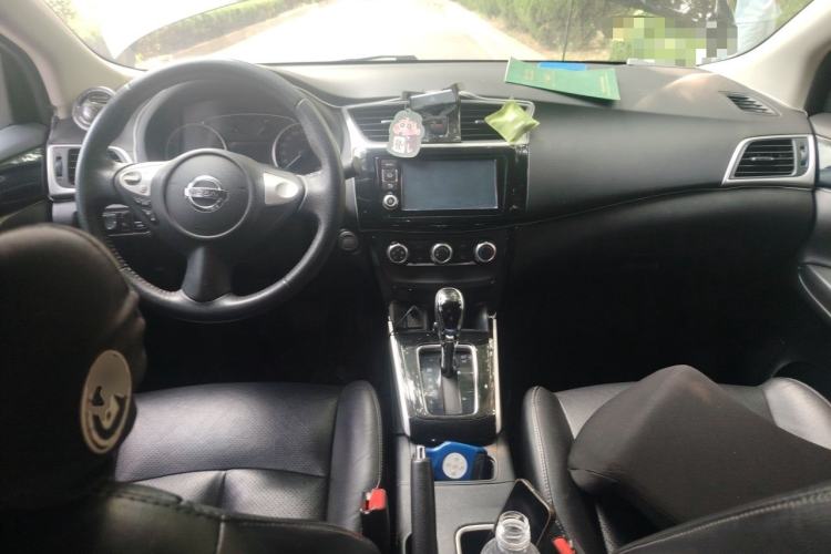 Used Nissan Sylphy 2018 1.6XV CVT Deluxe Edition Center Console