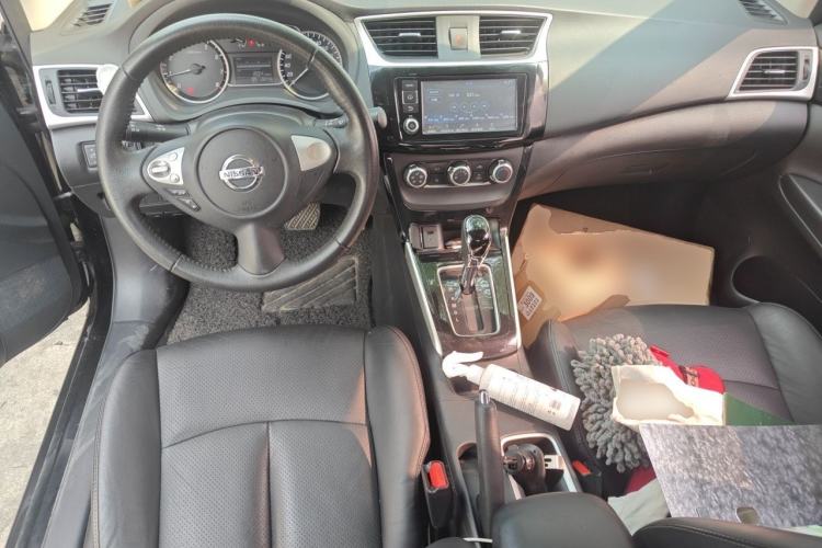 Used Nissan Sylphy 2018 1.6XV CVT Deluxe Edition Center Console