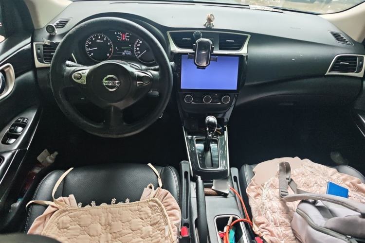 Used Nissan Sylphy 2018 1.6XE CVT Comfort Edition Center Console