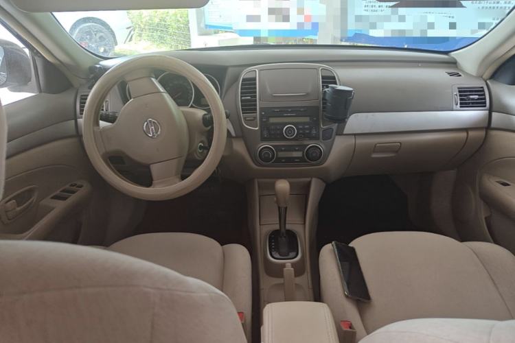 Used Nissan Sylphy 2018 Classic 1.6XE CVT Comfort Edition Center Console
