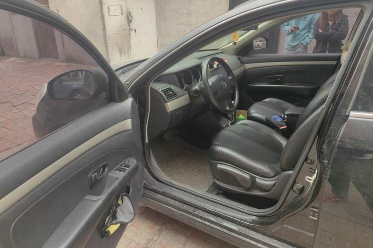 Used Nissan Sylphy 2018 Classic 1.6XE+ CVT Leading Edition Driver Seat