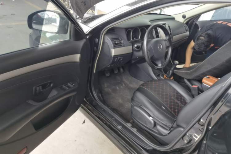 Used Nissan Sylphy 2018 Classic 1.6XE+ Manual Leading Edition Driver Seat
