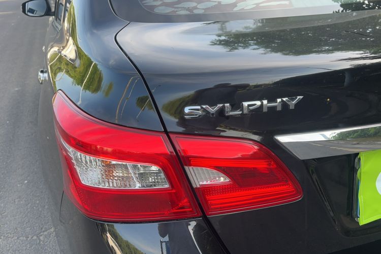 Used Nissan Sylphy 2018 1.6XV CVT Deluxe Edition Exterior 2