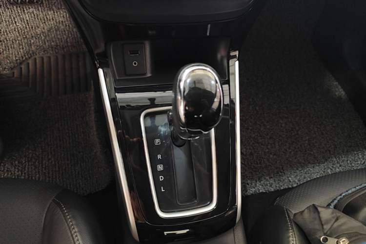 Used Nissan Sylphy 2018 1.6XV CVT Deluxe Edition Gear Lever