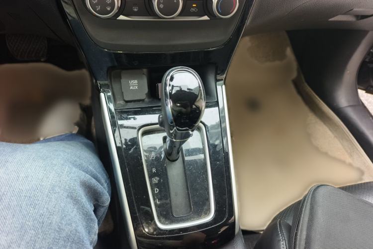 Used Nissan Sylphy 2018 1.6XV CVT Deluxe Edition Gear Lever