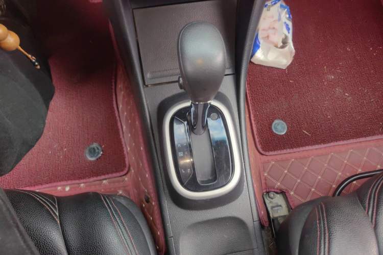 Used Nissan Sylphy 2018 Classic 1.6XE+ CVT Leading Edition Gear Lever