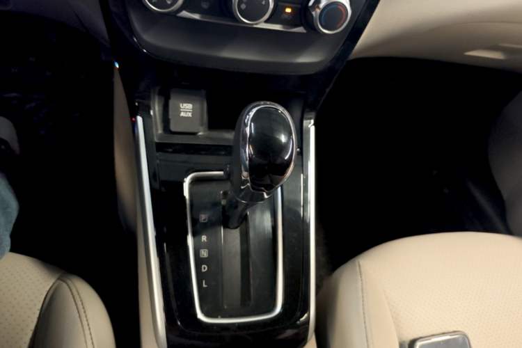 Used Nissan Sylphy 2018 1.6XV CVT Deluxe Edition Gear Lever