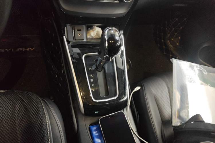 Used Nissan Sylphy 2018 1.6XV CVT Deluxe Edition Gear Lever