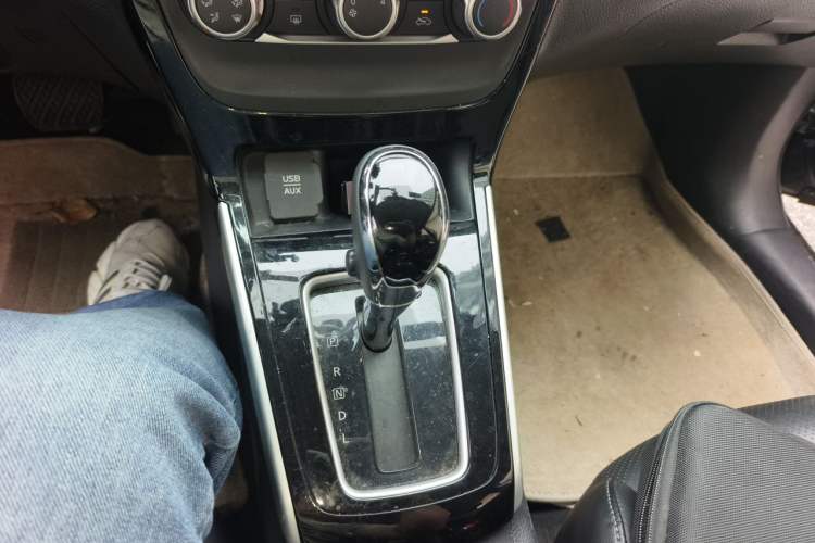 Used Nissan Sylphy 2018 1.6XV CVT Deluxe Edition Gear Lever