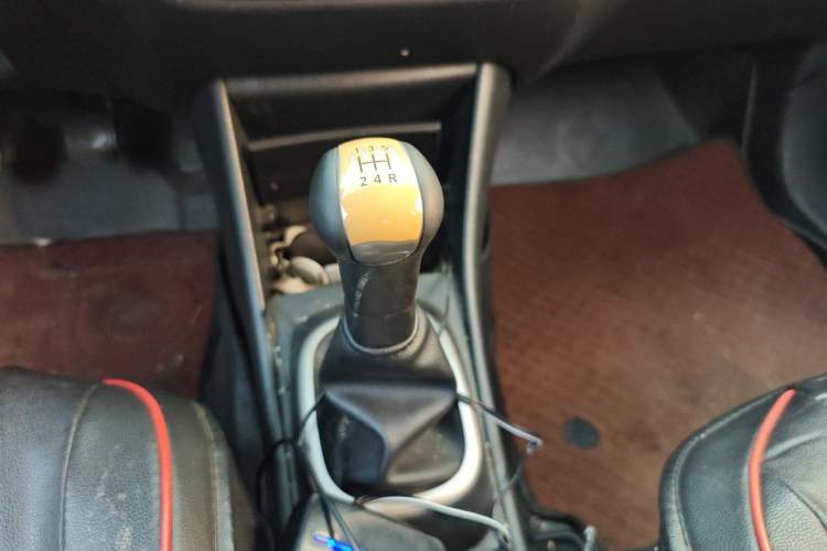 Used Nissan Sylphy 2018 Classic 1.6XE Manual Comfort Edition Gear Lever