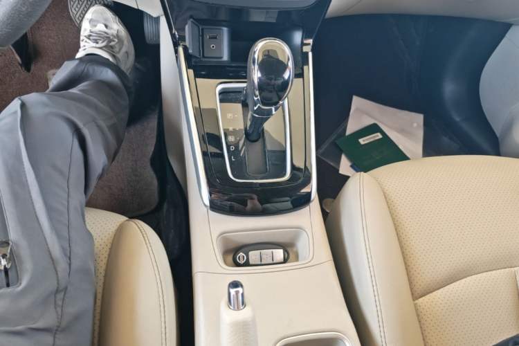 Used Nissan Sylphy 2018 1.6XV CVT Deluxe Edition Gear Lever