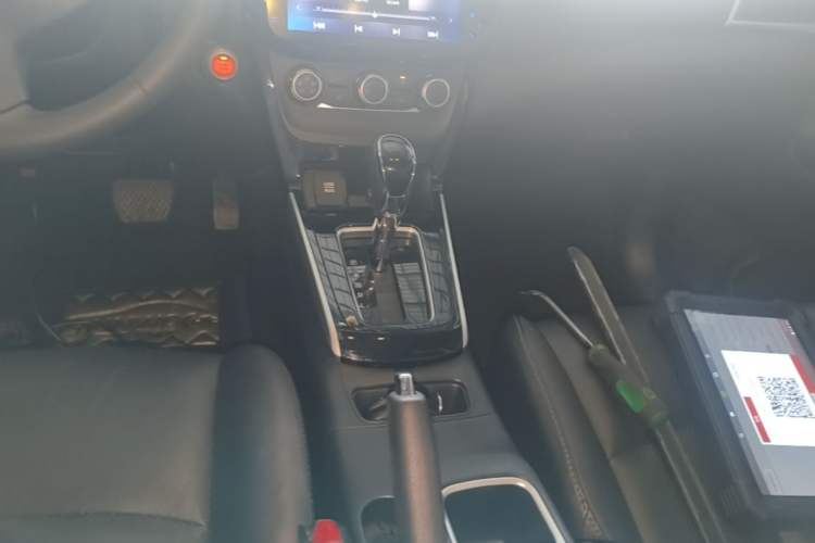 Used Nissan Sylphy 2018 1.6XV CVT Deluxe Edition Gear Lever