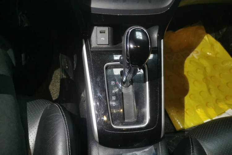 Used Nissan Sylphy 2018 1.6XV CVT Deluxe Edition Gear Lever