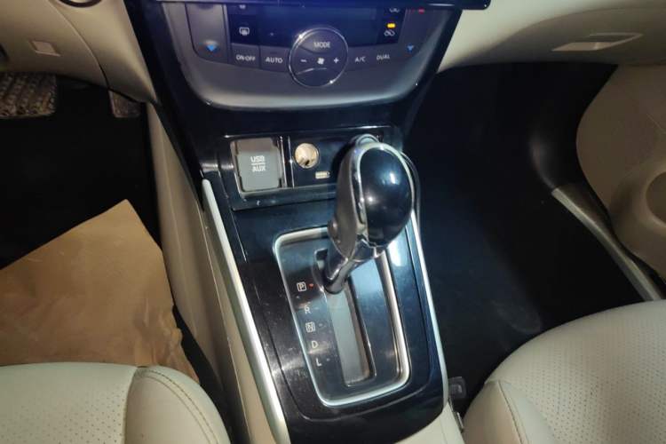 Used Nissan Sylphy 2018 1.8XV CVT Prestige Edition Gear Lever