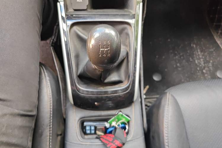 Used Nissan Sylphy 2018 1.6XL Manual Luxury Edition Gear Lever