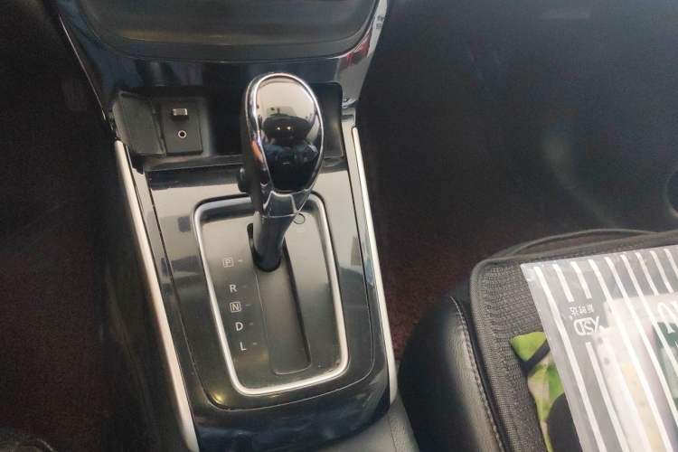 Used Nissan Sylphy 2018 1.6XV CVT Deluxe Edition Gear Lever