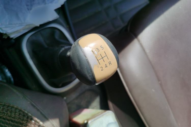 Used Nissan Sylphy 2018 Classic 1.6XE Manual Comfort Edition Gear Lever