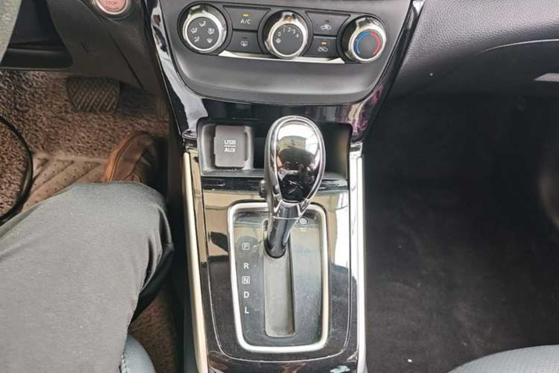 Used Nissan Sylphy 2018 1.6XV CVT Deluxe Edition Gear Lever