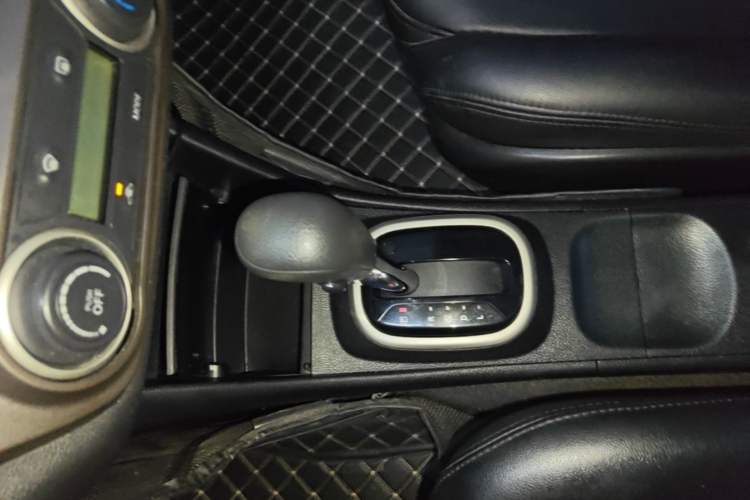 Used Nissan Sylphy 2018 Classic 1.6XE CVT Comfort Edition Gear Lever