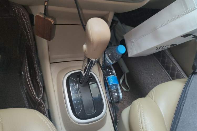 Used Nissan Sylphy 2018 Classic 1.6XE CVT Comfort Edition Gear Lever