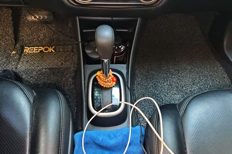Used Nissan Sylphy 2018 Classic 1.6XE+ CVT Leading Edition Gear Lever