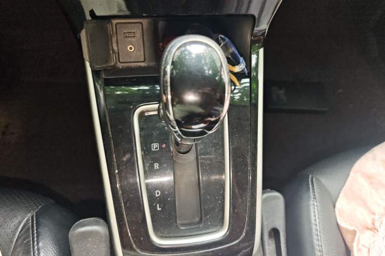 Used Nissan Sylphy 2018 1.6XE CVT Comfort Edition Gear Lever