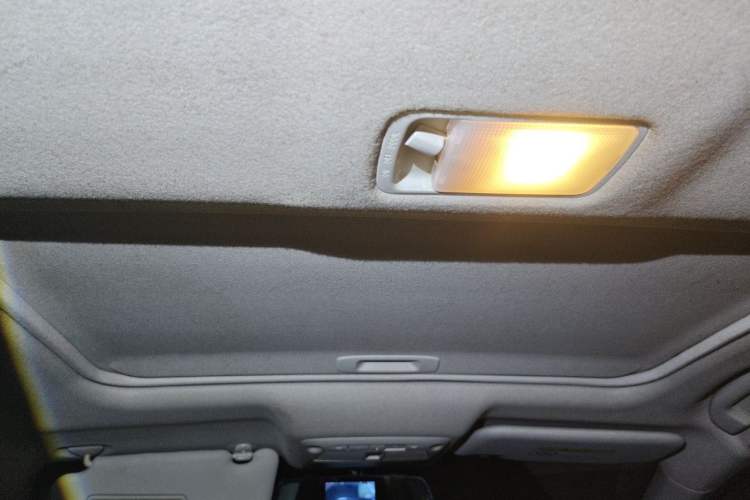 Used Nissan Sylphy 2018 1.6XV CVT Deluxe Edition Headliner